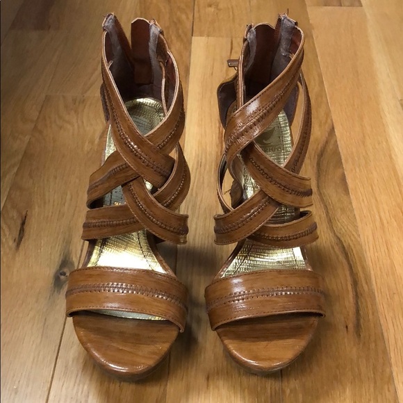 Heels - Picture 2 of 7